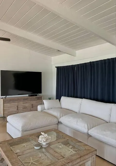 Moeʻuhane Kai Beach Front Home Hau'ula