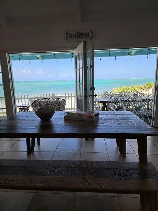 Moeʻuhane Kai Beach Front Home Hau'ula
