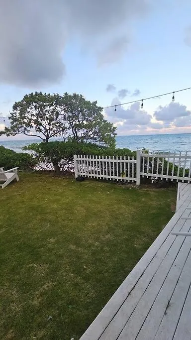 Moeʻuhane Kai Beach Front Home Hau'ula