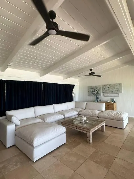 Moeʻuhane Kai Beach Front Home Hau'ula